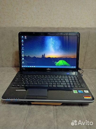 Ноутбук Fujitsu AH531