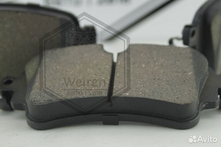 Колодки задние Audi a6 q7 Touareg 2018 8W0698451G