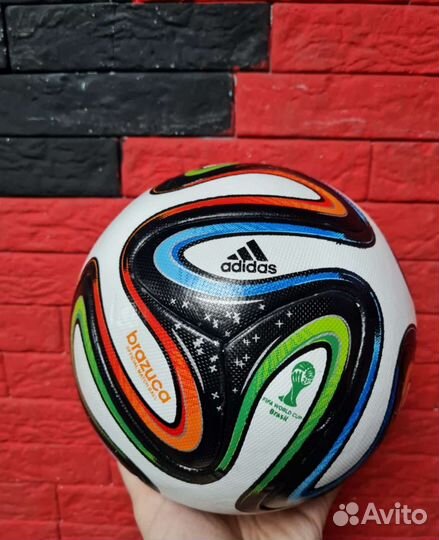 Футбольный мяч адидас brazuca новый