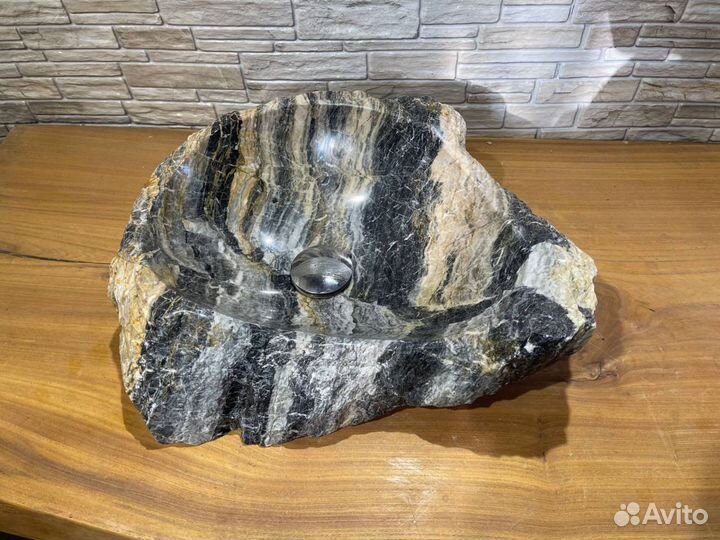 Раковина из натурального камня