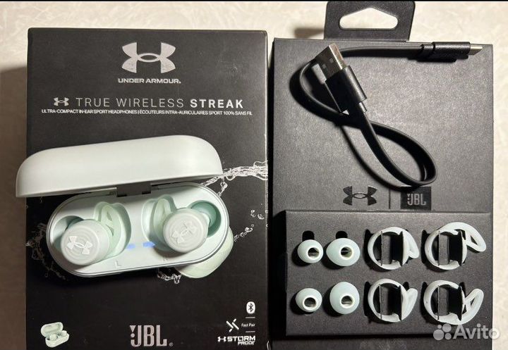Беспроводные наушники JBL UA streak мятные