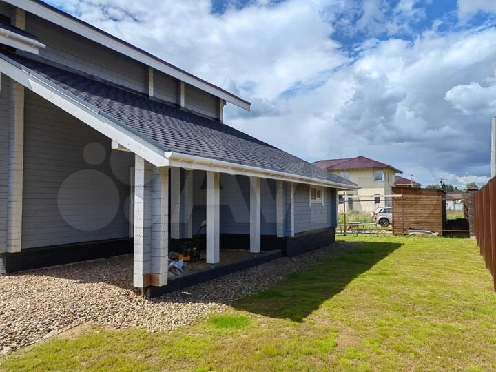 Дом 198,5 м² на участке 15 сот.