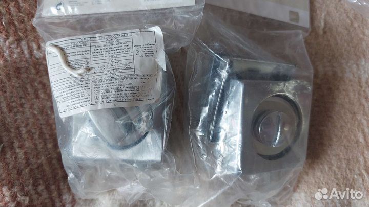 Фиксатор-вертушка для дверей