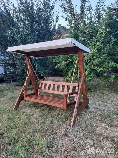 Садовые качели из дерева