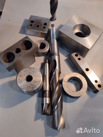 Сверление отверстий,нарезание резьбы в металле