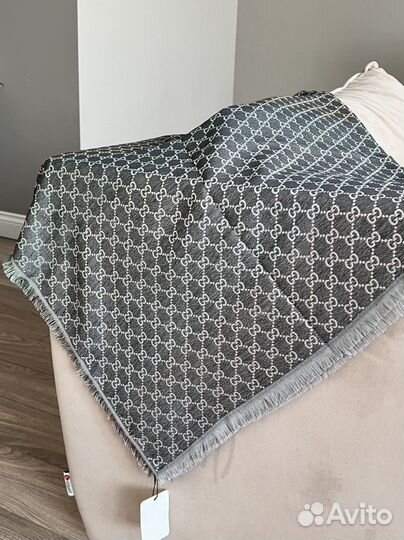 Шаль палантин Gucci