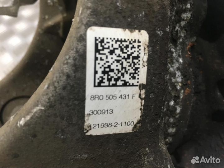 Кулак задний левый Audi A6 C7 8R0505431F