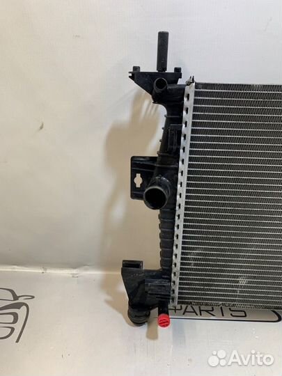 Радиатор основной(двигателя) Ford Focus 3 CB8 1.6L