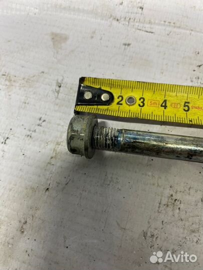 Ось переднего колеса Honda Tact AF-24