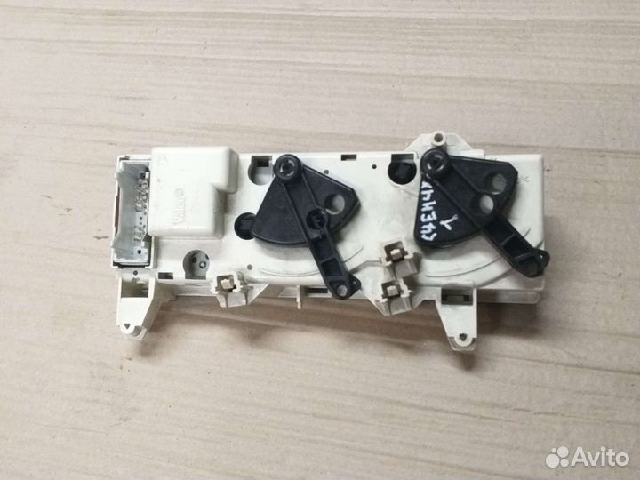Блок управления печкой рено сценик 1 меган 1