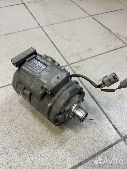 Компрессор кондиционера Lexus GX460