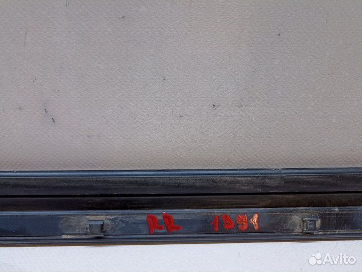 Молдинг двери задний правый Audi A3 8PA BZB 2008