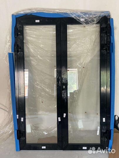 Дверь алюминиевая входная новая