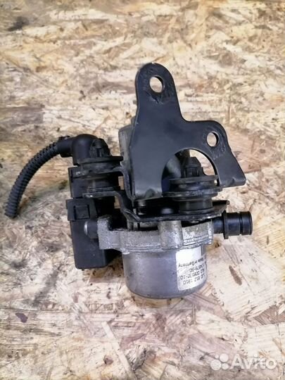 Вакуумный насос Volkswagen Passat B7 CAX