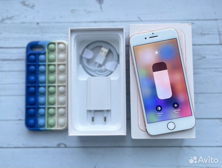 iPhone 8, 64 ГБ
