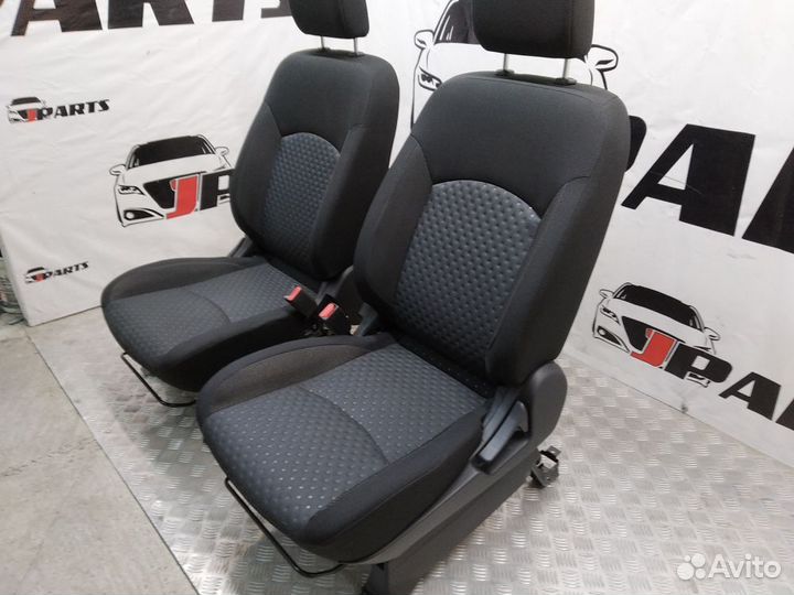 Сиденья Mitsubishi ASX, правый руль / без обогрева