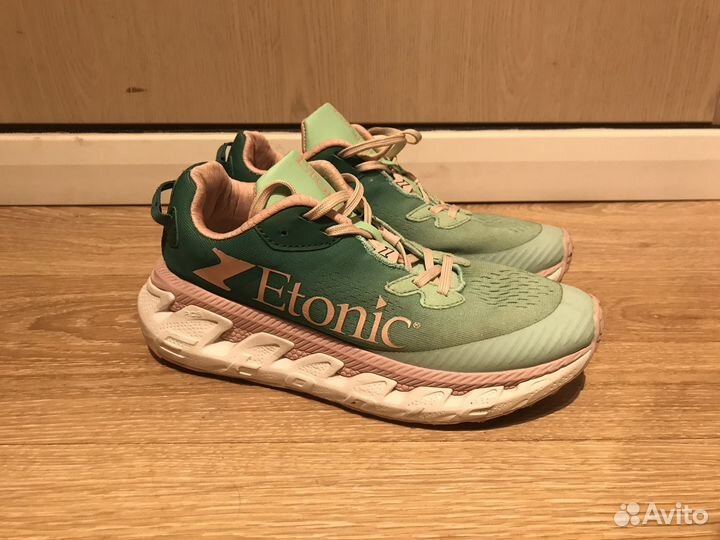 Кроссовки женские etonic