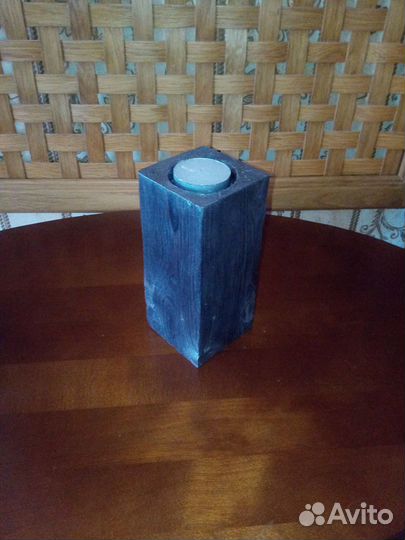 Подсвечник из дерева