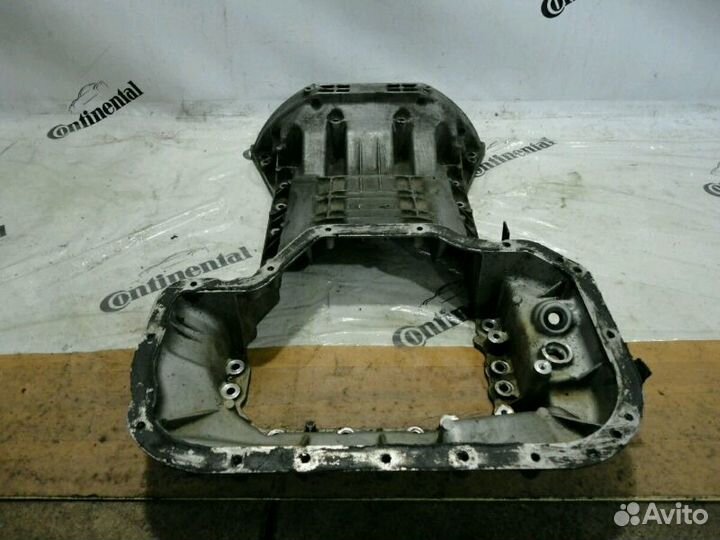 Поддон двигателя M272 Мерседес A2720142002