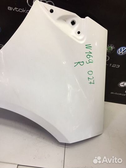 Крыло переднее правое Mercedes-Benz A-200 W169