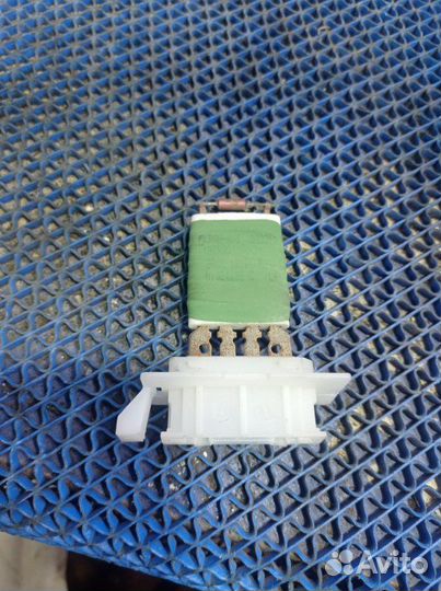 Резистор печки Renault Logan седан K7J 2007