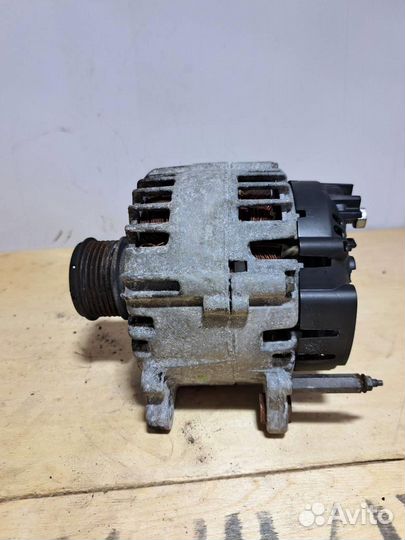 Генератор VW Passat (B6) 2005-2010