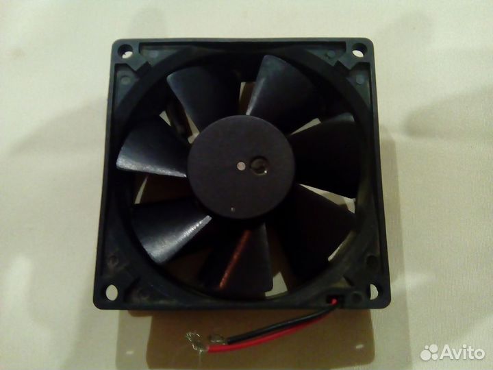 Вентиляторы DC brushless, 2шт, 12V, 0,12A и 0,19A