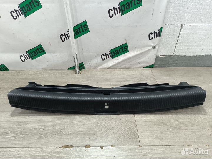 Шластик задней панели для Volkswagen Golf+ 2012