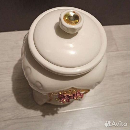 Фарфоровая банка для чая