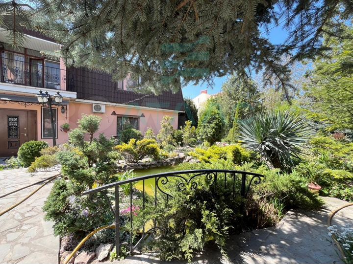 Дом 245 м² на участке 8,9 сот.