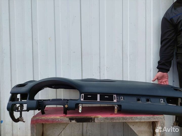 Передняя панель салона Audi A6 С5