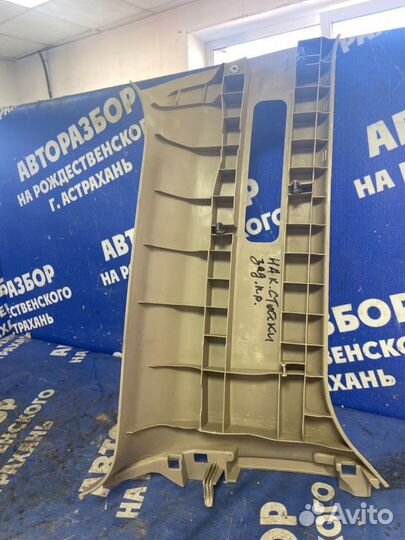 Обшивка задней стойки Mazda Mpv минивен GY-DE 2001