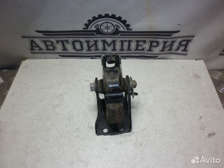 Подушка двигателя Toyota Prius 40 Alpha / V / +