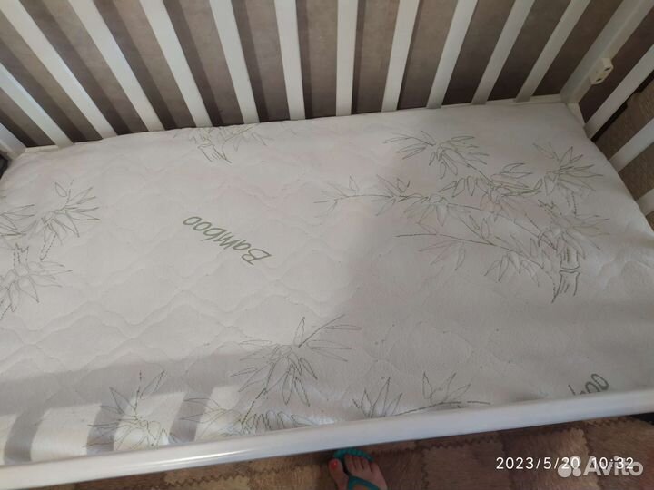 Детская кроватка с продол. и попереч. маятником