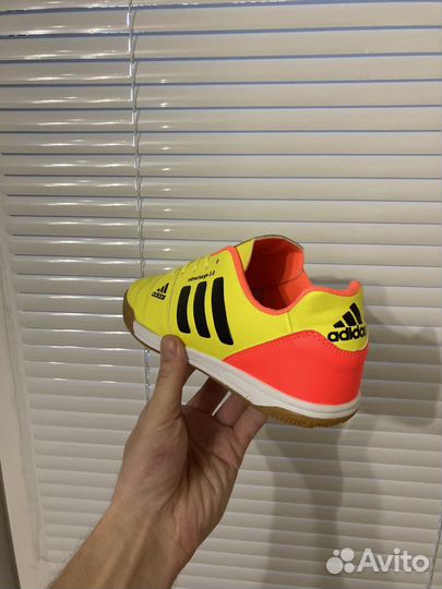 Футзалки бампы adidas р 36-45