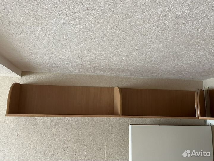 Полка книжная настенная