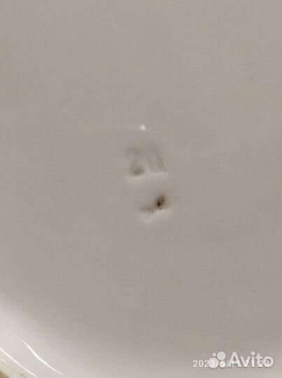 Предметы старины Фарфоровое и керамическое блюда