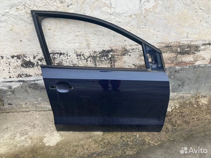 Дверь передняя правая на Volkswagen polo седан