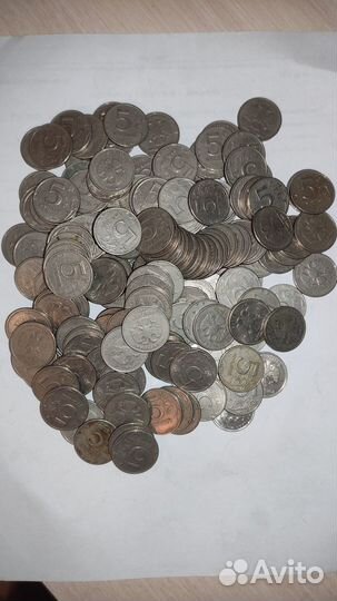 Монеты и бумажные купюры