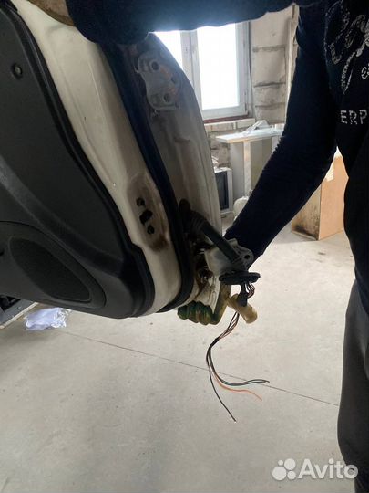 Дверь передняя левая mitsubishi colt v/ mirage v