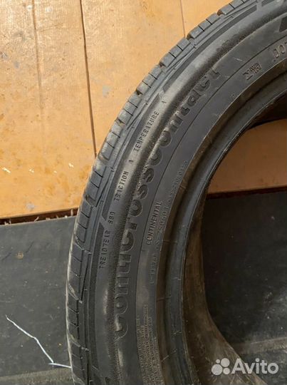 Continental ContiCrossContact LX2 215/50 R17