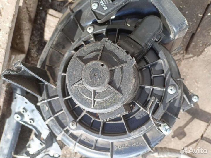 Моторчик печки Hyundai Accent 2 G4EC 1.5