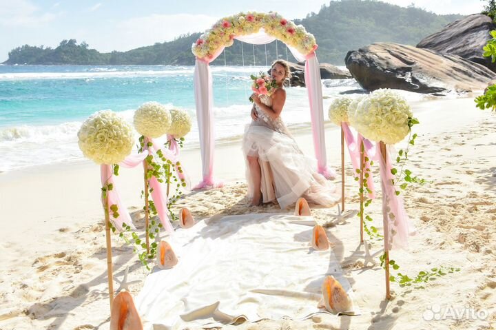 Платье свадебное 46-48 размер красивого пудрового