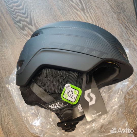 Шлем горнолыжный