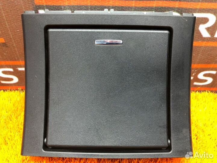 Пепельница Mercedes-Benz E-Class W212 642.850 2011