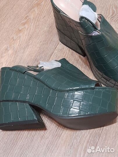 Шлепки женские зеленые 37 размер