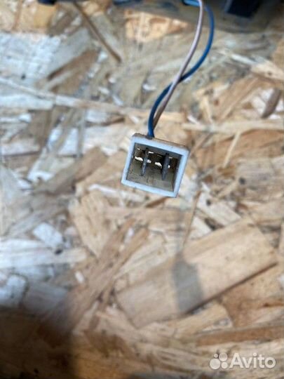 Стеклоподъемник электрический передний правый