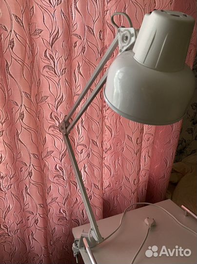 Лампа настольная на струбцине железо
