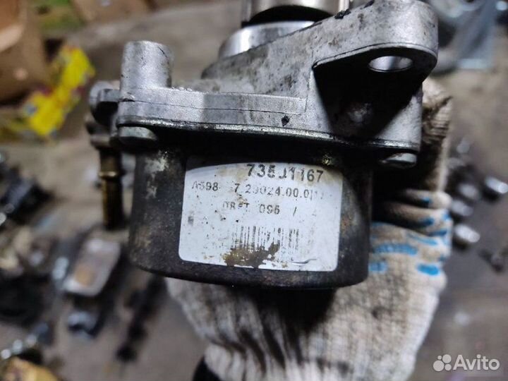 Вакуумный насос Opel Combo Z13DTJ