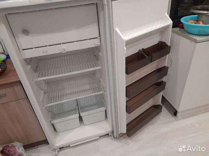 Холодильник бирюса